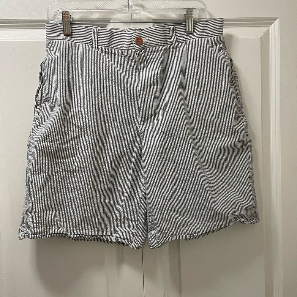 Seersucker J. Crew, 100 % Cotton, Blue and White Striped Shorts Waist 33